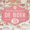 Naambord-de-boer-roze-wit-ruit-koenmeloen-vintage-muur